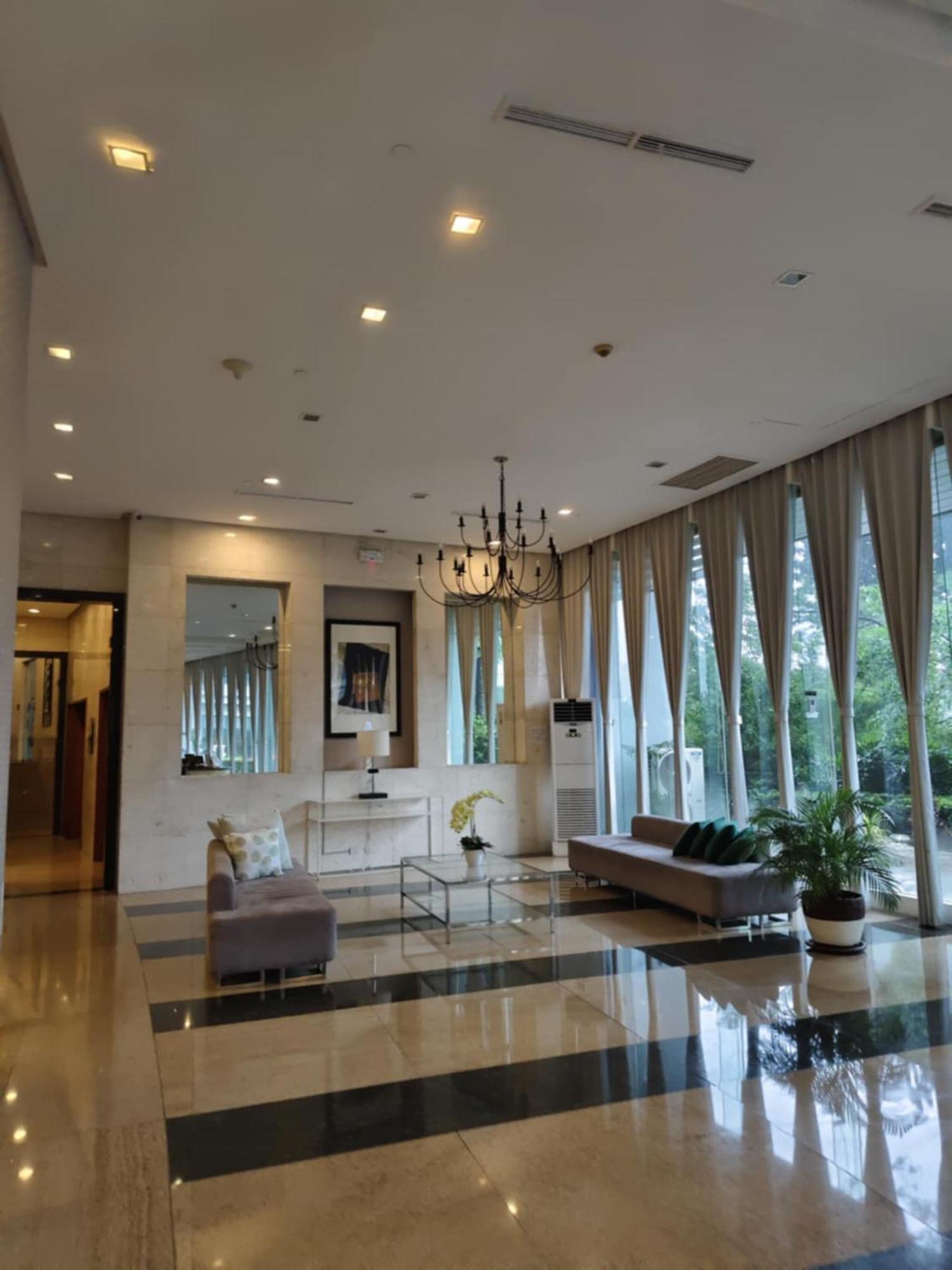 Bellagio One Bedrroom Bgc Burgos Circle By Christine Suites Ph Taguig Dış mekan fotoğraf